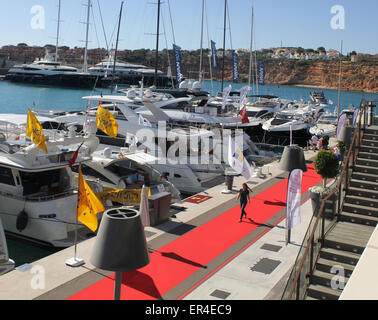 Sur scène - bateaux - affichage pendant les "Meilleur de Yachting - Port Adriano 2015' - Port Adriano Marina, Calvià, au sud ouest de Majorque Banque D'Images