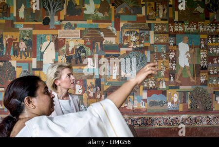 New Delhi, Inde. 27 mai, 2015. Le ministre allemand de la défense, Ursula von der Leyen (CDU) L, visite le Gandhi Smriti, un musée dédié à Mohandas Gandhi, à New Delhi, Inde, 27 mai 2015. Photo : Enrico Fabian/dpa/Alamy Live News Banque D'Images