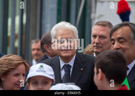 Palerme, Italie. 23 mai, 2015. Palermo est le 23e anniversaire du massacre de capaci. Le Président de République Italienne Sergio Mattarella assiste à la commémoration en l'honneur du juge Giovanni Falcone, assassiné par la mafia en 1992. © Antonio Melita/Pacific Press/Alamy Live News Banque D'Images