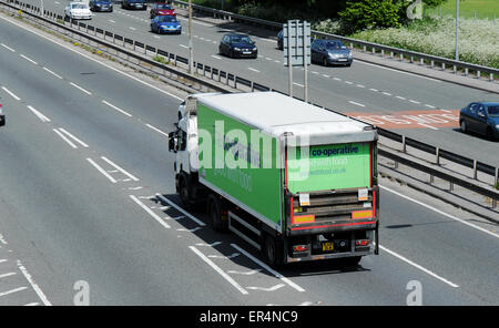 Co-Operative camion de livraison sur la route Brighton UK Banque D'Images