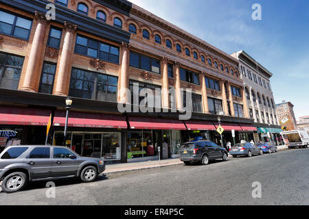 Broadway Nord près de Getty Square Yonkers New York Banque D'Images