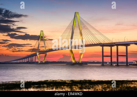 Charleston, Caroline du Sud, USA au pont Arthur Ravenel Jr.. Banque D'Images