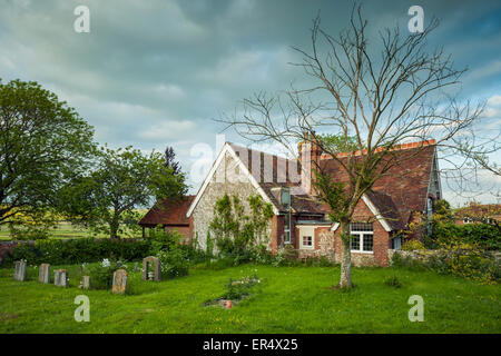 Soirée de printemps en Piddinghoe Village de East Sussex, Angleterre. Banque D'Images