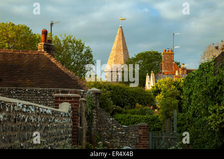 Soirée de printemps en Piddinghoe Village, East Sussex, Angleterre. Banque D'Images
