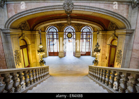 Escaliers dans le Palais de la Bourse (Palais de la bourse) à Porto, Portugal. Banque D'Images