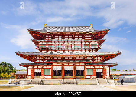 Nara, Japon à la salle dorée du Temple Yakushi-ji. Banque D'Images