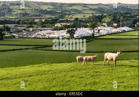 Le Hay Festival de la littérature et les arts, Hay-on-Wye, au Royaume-Uni. Une vue sur le site du festival, dans une belle campagne Banque D'Images