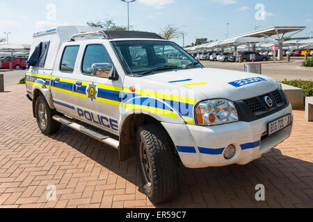 Voiture de police d'Afrique du Sud à la station de Gautrain Rhodesfield, Rhodesfield, Kempton Park, la Province de Gauteng, Afrique du Sud Banque D'Images