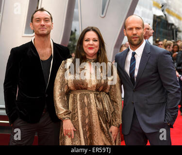 Melissa McCarthy, Jude Law et Jason Statham assiste à la première européenne de SPY le 27/05/2015 à l'odeon Leicester Square, Londres. . Photo par Julie Edwards Banque D'Images