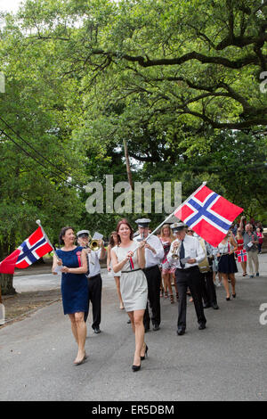 La Nouvelle-Orléans, Louisiane - Norwegian-Americans défilé pour le Norvégien Seamen's Church pour célébrer le Jour de la Constitution. Banque D'Images