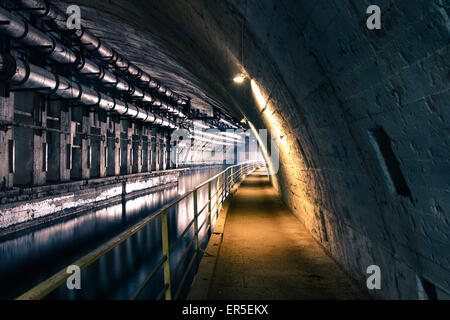 Une base de sous-marins nucléaires de l'ex-Union soviétique dans la baie de Balaklava, dans la péninsule de Crimée près de Sébastopol. Banque D'Images
