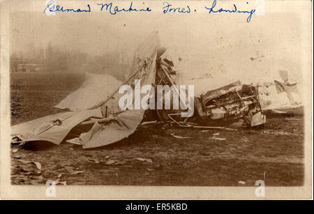 World War One German Biplane - Crash Landing, France Banque D'Images