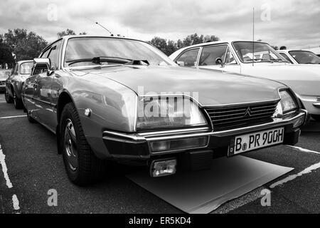 BERLIN - 10 MAI 2015 : la voiture de luxe de taille intermédiaire Citroen CX. Noir et blanc. 28e Journée Oldtimer Berlin-brandebourg Banque D'Images