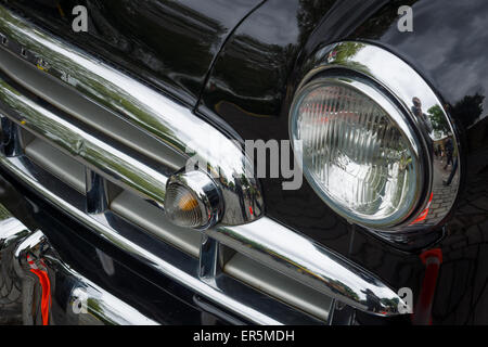 BERLIN - 10 MAI 2015 : Fragment d'une voiture d'époque Chevrolet Fleetline De Luxe, 1948. La 28e Journée Oldtimer Berlin-brandebourg Banque D'Images