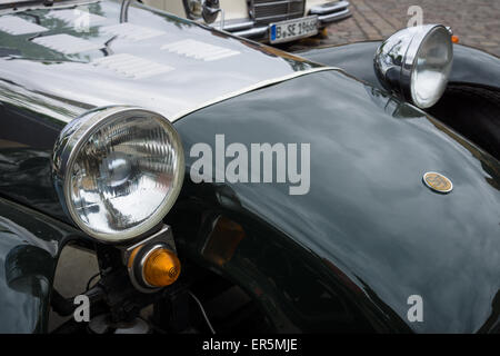 BERLIN - 10 MAI 2015 : Fragment d'une voiture de sport Lotus Super Seven. 28e Journée Oldtimer Berlin-brandebourg Banque D'Images