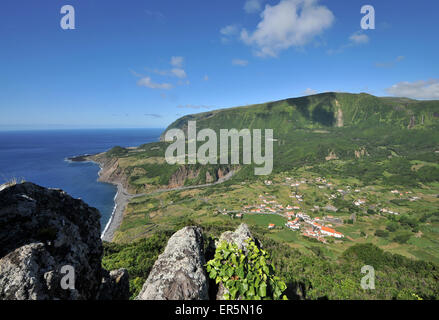 Vue d'Fajazinha, côte ouest, île de Flores, Açores, Portugal Banque D'Images