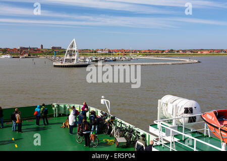 Ferry Boat dans le port de Juist, Tour d'observation, monument, l'île de Juist, Nationalpark, Mer du Nord, îles de la Frise orientale, Moyen-Orient Fris Banque D'Images