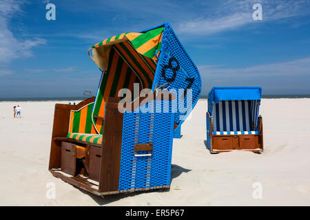 Chaises de plage, l'île de Juist, Mer du Nord, îles de la Frise orientale, Frise orientale, Basse-Saxe, Allemagne, Europe Banque D'Images