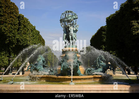 La fontaine des Quatre-Parties-du-Monde dans le Jardin Marco Polo, Paris, France, Europe Banque D'Images