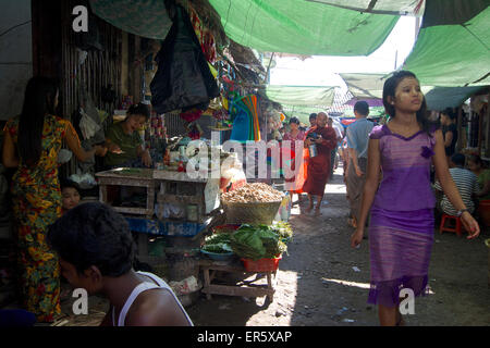 Marché à Sittwe, Akyab, Rakhaing State, l'Arakan, Myanmar, Birmanie Banque D'Images