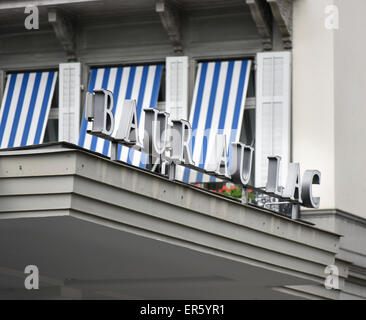 Zurich, Suisse. 27 mai, 2015. Les stores fermés à l'hôtel 5 étoiles Baur au Lac de Zurich, près du lac où la police a arrêté plusieurs dirigeants de la FIFA après un raid de l'hôtel. Credit : thamerpic/Alamy Live News Banque D'Images