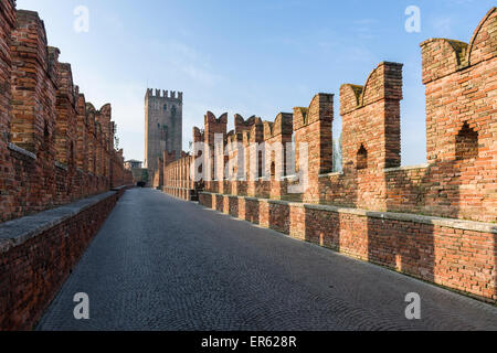 Pont Ponte Scaligero, Vérone, Italie Banque D'Images