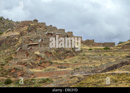 Pérou, Pisac Pisac () - les ruines Inca dans la vallée sacrée dans les Andes péruviennes Banque D'Images