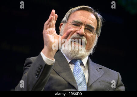 Le rabbin Jonathan Sacks parler sur scène à Hay Festival 2015 Banque D'Images