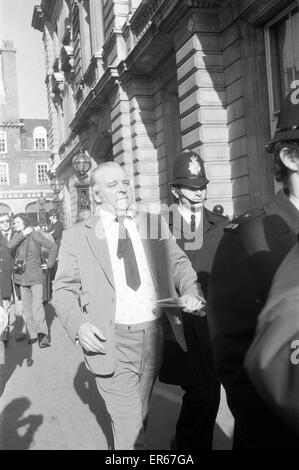 Kenneth Drury, ancien commandant de police, accusé de corruption, de Bow Street, Magistrates Court, Londres, 1er mars 1976. Banque D'Images