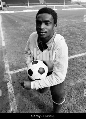 Laurie Cunningham sur sa première journée de formation à West Bromwich Albion. 7 mars 1977 Banque D'Images