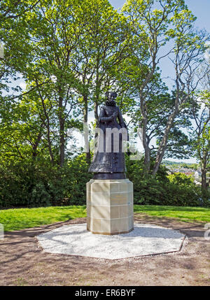 Statue de Marie, Reine des Écossais à Linlithgow Palace - lieu de naissance de Marie, Reine des Écossais - West Lothian en Écosse à Linlithgow Banque D'Images