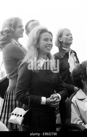 Concours complet d'équitation à la Munch Jeux Olympiques, vendredi 1er septembre 1972. La princesse Anne regarde l'événement de trois jours. Banque D'Images