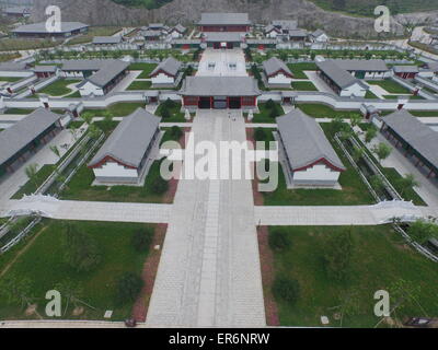 Hangzhou, Chine. 28 mai, 2015. Une vue aérienne du nouveau "Palais d'été', aussi connu sous le nom de "Yuanmingyuan', dans l'Hengdian World Studios à Yiwu, Zhejiang Province de la Chine de l'Est 28 mai 2015. La première phase de la construction d'un nouvel "Ancien Palais d' même taille moyenne avec l'originale à Beijing a été achevée. Credit : Panda Eye/Alamy Live News Banque D'Images