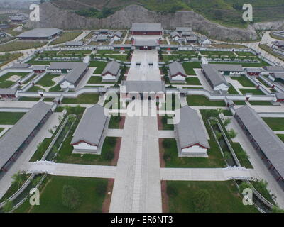 Hangzhou, Chine. 28 mai, 2015. Une vue aérienne du nouveau "Palais d'été', aussi connu sous le nom de "Yuanmingyuan', dans l'Hengdian World Studios à Yiwu, Zhejiang Province de la Chine de l'Est 28 mai 2015. La première phase de la construction d'un nouvel "Ancien Palais d' même taille moyenne avec l'originale à Beijing a été achevée. Credit : Panda Eye/Alamy Live News Banque D'Images