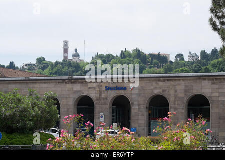 Gare à Vicenza en Italie. Stazione Ferroviaria di Vicenza. Banque D'Images