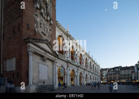 La Basilique palladienne dans la Piazza dei Signori à Vicenza en Italie. Banque D'Images