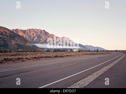 Soleil du matin d'écumage le haut de la chaîne Teton, Wyoming. Banque D'Images