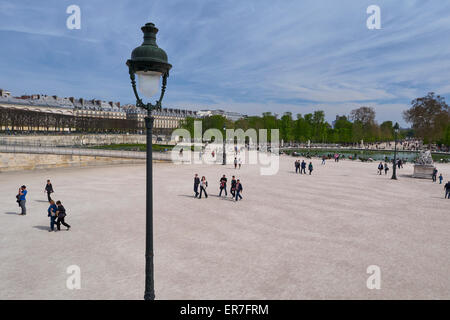 Paris France - jusqu'à la haut vers le Jardin des Tuileries, parc public Banque D'Images