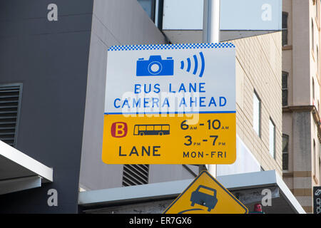 Détection de caméra d'avertissement pour les véhicules qui circulent dans les voies de bus,inscrivez-vous à Sydney, Australie Banque D'Images