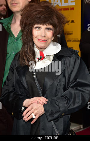 Londres, Royaume-Uni, 28 mai 2015 : Fenella Fielding arrive au juste Jim dale press nuit au Vaudeville Theatre, Strand, London. Crédit photo : Voir Li/Alamy Live News Banque D'Images