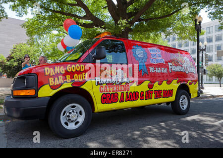 Famous Dave's barbecue camion alimentaire - Virginia USA Banque D'Images