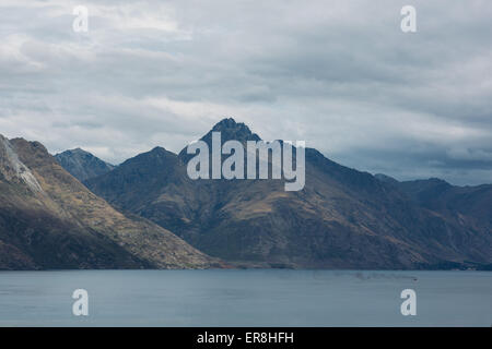 Bateau sur le lac Wakatipu, Queenstown, Nouvelle-Zélande. Banque D'Images