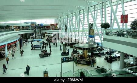 Intérieur de l'aéroport international Ferenc Listz Budapest Hongrie Banque D'Images