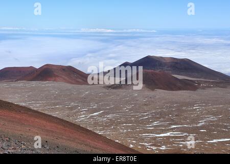 Paysage volcanique provenant de l'observatoire de Mauna Kea - sur la grande île de Hawaii, USA Banque D'Images