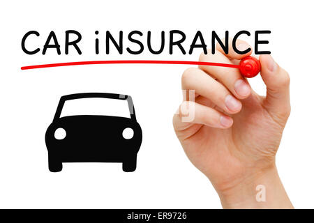 Dessin à la main concept d'assurance auto avec le marqueur sur la carte. Essuyer transparent Banque D'Images