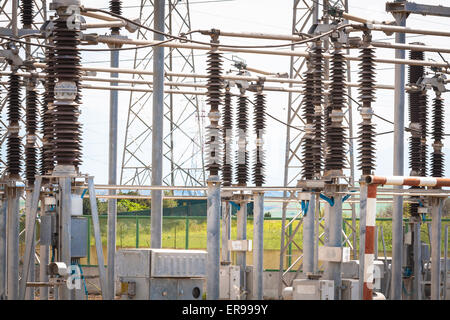 Power Station. Les transformateurs et les connexions d'une centrale électrique. Banque D'Images