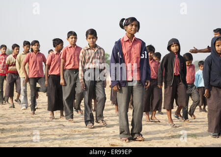 Le Rajasthan, Inde. 31 octobre, 2011. Udayan a officiellement ouvert sa nouvelle école en juillet 2011. Avec une capacité globale de 200 enfants l'école offre des installations de classe pour tous les enfants à Udayan ainsi que les enfants de familles pauvres dans les communautés de village. Udayan est Vatsalya's Programme de soins résidentiels pour orphelins et enfants abandonnés au Rajasthan, Inde. Vatsalya a pour objectif premier d'autonomisation des personnes qui en ont besoin et qui la recherchent. Vatsalya est une ONG indienne dont la mission est d'aider à restaurer l'enfance perdue et d'améliorer la qualité de vie des membres vulnérables Banque D'Images