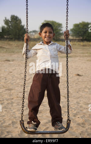 Le Rajasthan, Inde. 31 octobre, 2011. Udayan est Vatsalya's Programme de soins résidentiels pour orphelins et enfants abandonnés au Rajasthan, Inde. Vatsalya a pour objectif premier d'autonomisation des personnes qui en ont besoin et qui la recherchent. Vatsalya est une ONG indienne dont la mission est d'aider à restaurer l'enfance perdue et d'améliorer la qualité de vie des membres vulnérables de la population grâce à des services directs, le plaidoyer et la mise en réseau des pensées et actions. L'un des principaux programmes de l'organisation est unique, Udayan Children's Village dans la banlieue de Jaipur où environ 60 enfants orphelins, abandonnés et Banque D'Images