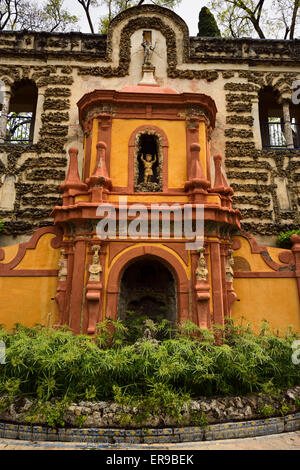 Groto dans les jardins du palais royal de l'Alcazar Séville Espagne Andelusia Banque D'Images