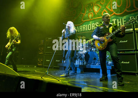 Rosemont, Illinois, USA. 21 mai, 2015. Saxon effectue sur scène au Théâtre Rosemont dans Rosemont, Illinois © Daniel DeSlover/ZUMA/Alamy Fil Live News Banque D'Images